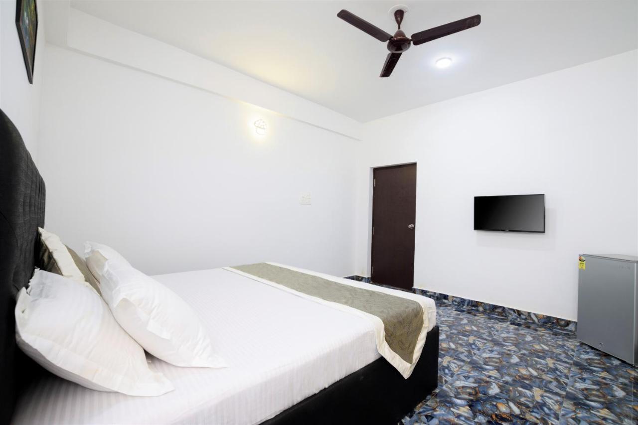 Hotel Flying Goa Калангут Екстер'єр фото